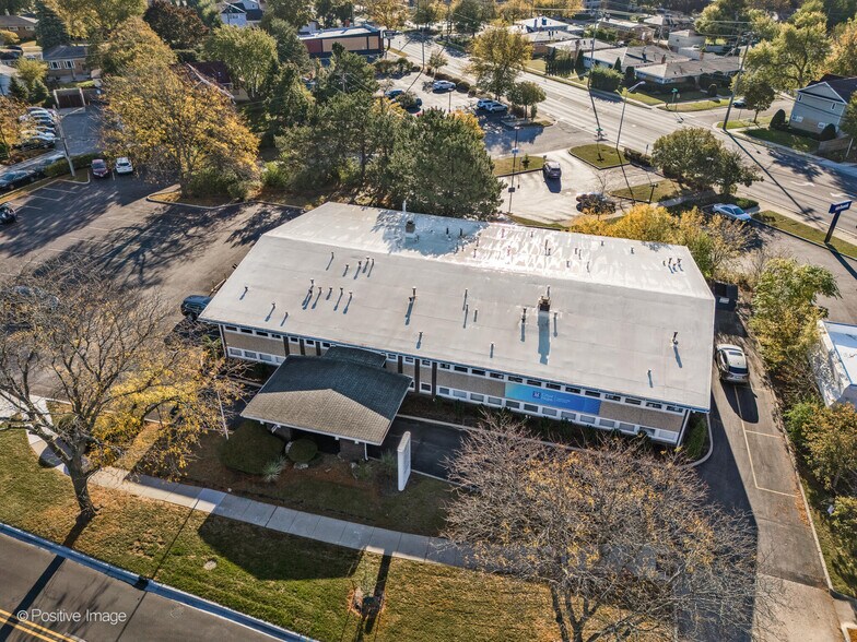 More Photos Of 9631 Gross Point Rd, Skokie Medical For Sale