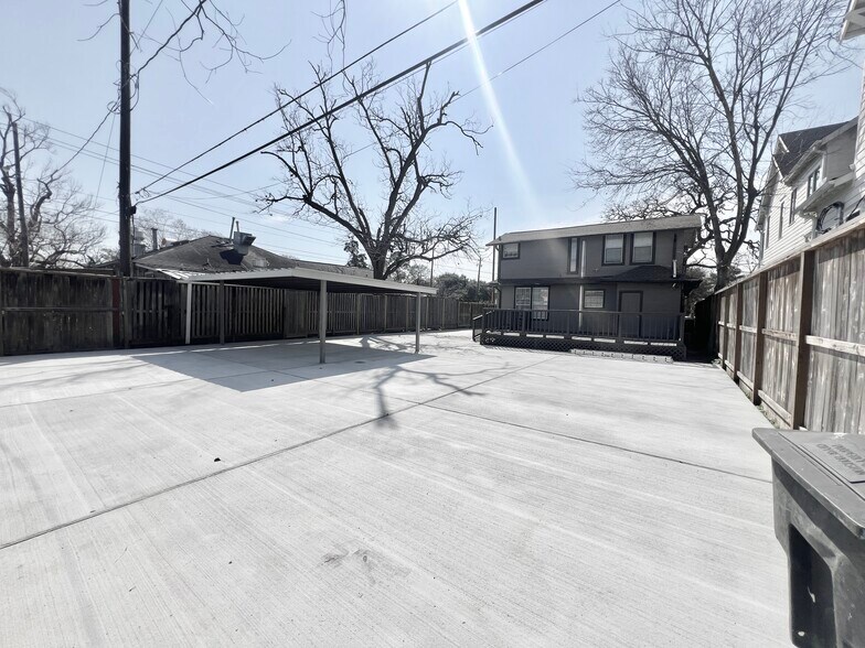 More Photos Of 741 E 9th St, Houston Office Residential For Lease