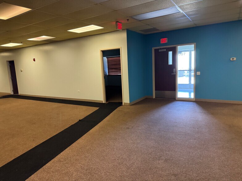 More Photos Of 2700 McDonough Rd, Joliet Manufacturing For Lease