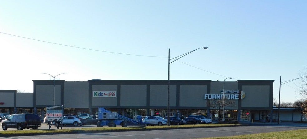More Photos Of 25351-25495 Grand River Ave, Redford Township Unknown For Lease