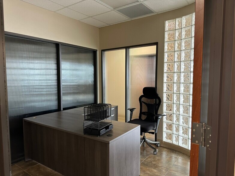 More Photos Of 4750 Sherwood Common Blvd, Baton Rouge Office For Lease