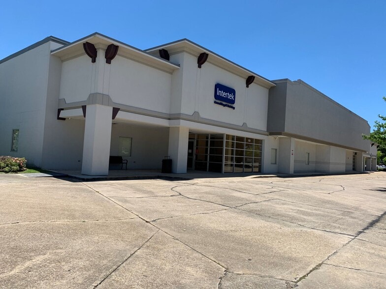 More Photos Of 100-145 James Comeaux Rd, Lafayette Unknown For Lease