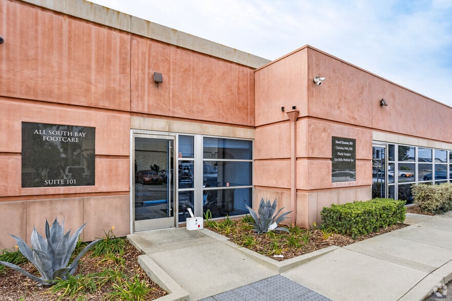 More Photos Of 23365 Hawthorne Blvd, Torrance Medical For Lease