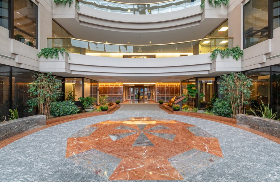 More Photos Of 101 Edgewater Dr, Wakefield Unknown For Lease