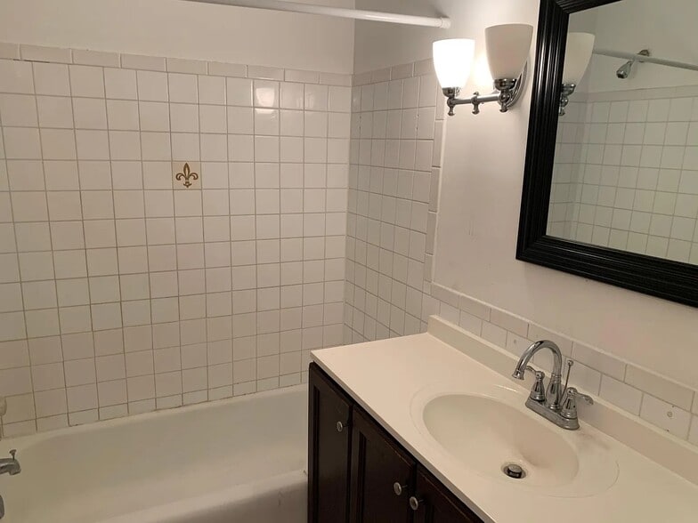 More Photos Of 4001 Mavelle Dr, Edina Apartments For Sale
