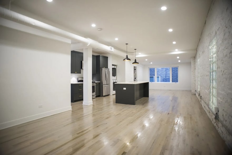 More Photos Of 1104 W Madison St, Chicago Storefront Retail Residential For Sale