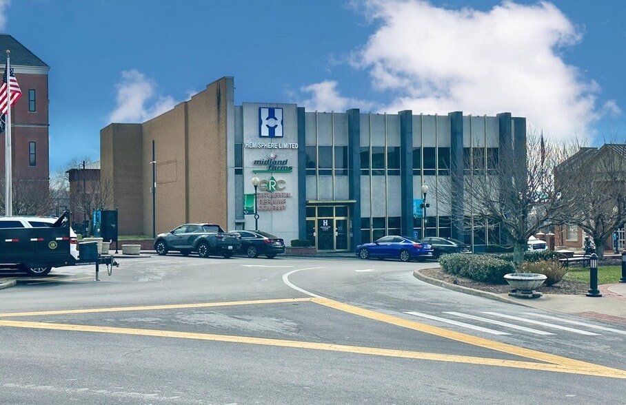 More Photos Of 100 Public Sq, Somerset Office For Lease
