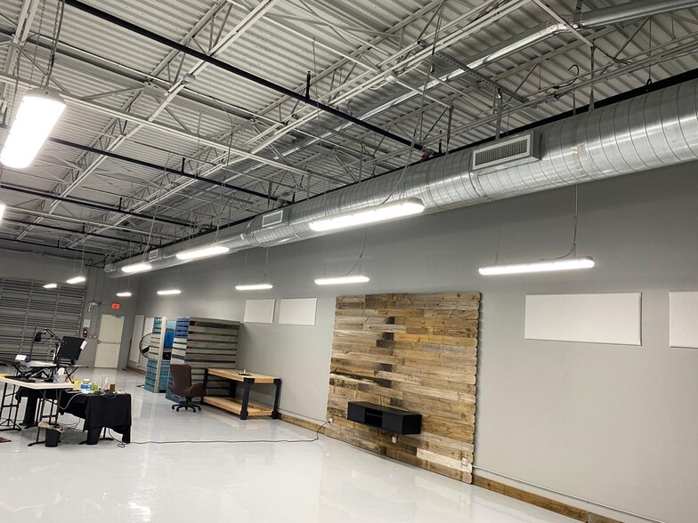 More Photos Of 2800 W State Road 84, Fort Lauderdale Showroom For Sale