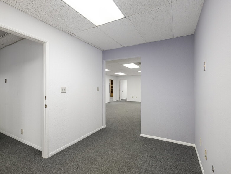More Photos Of 302 W Grand Ave, El Segundo Office For Lease