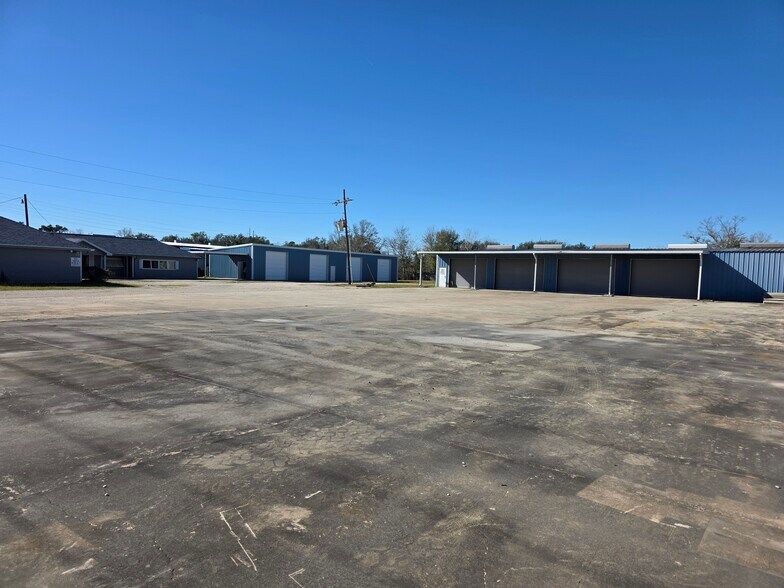More Photos Of 3708 Highway 27 S, Sulphur Flex For Sale