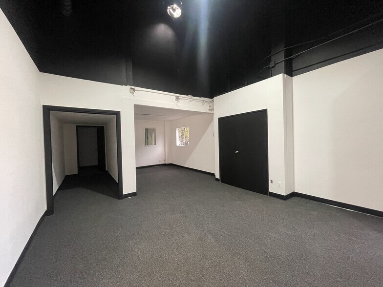 More Photos Of 2659-2661 Junipero Ave, Signal Hill Warehouse For Lease