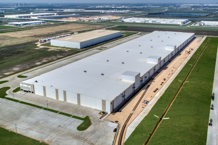 More Photos Of 6500 Nita Way, Baytown Distribution For Sale
