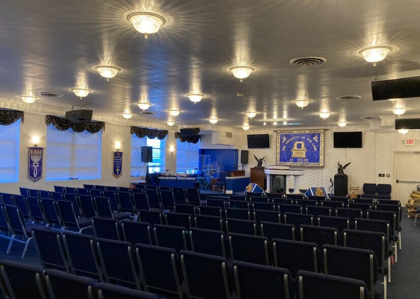 5701 Livingston Rd, Oxon Hill, MD 20745 Religious Facility For Sale