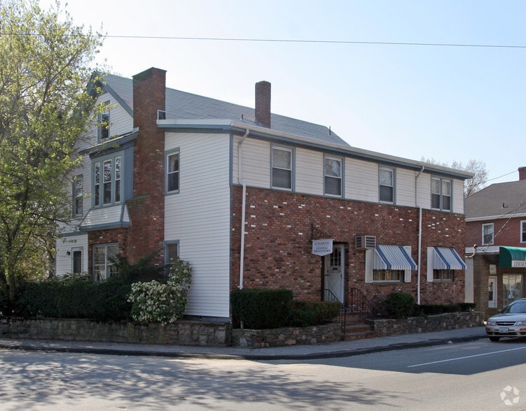 More Photos Of 883 Smithfield Ave, Lincoln Medical For Lease