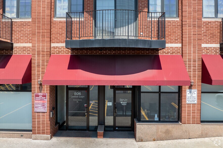 More Photos Of 806 Central Ave, Highland Park Office For Lease