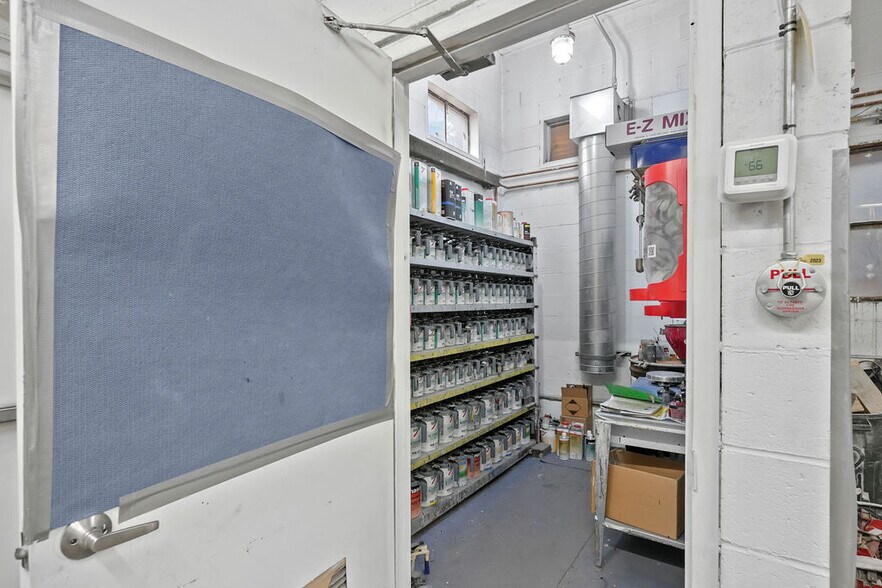 More Photos Of 3 Lower Rd, Lincoln Auto Repair For Sale