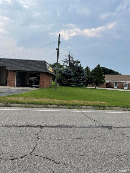 More Photos Of 2171 S Grove St, Ypsilanti Carwash For Sale