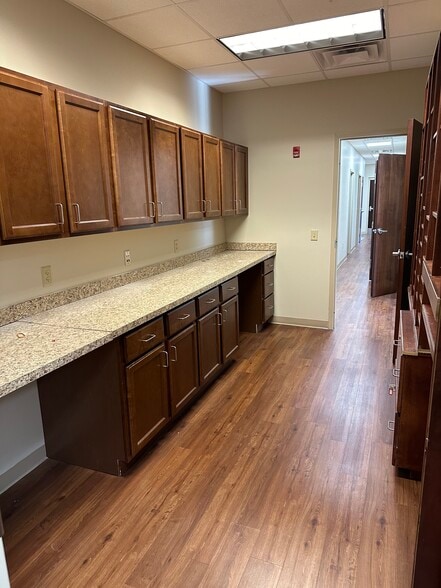 More Photos Of 101 Financial Dr, Elizabethtown Medical For Lease