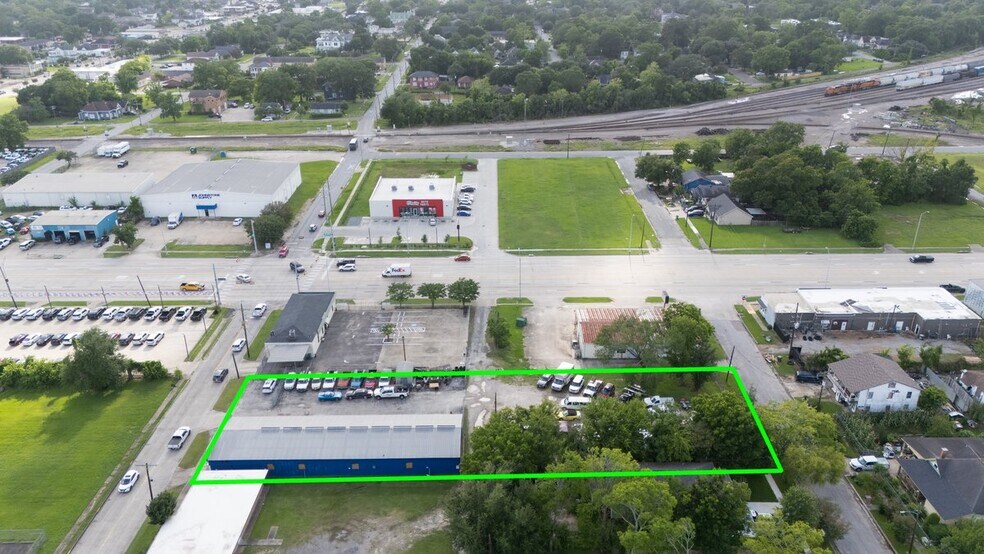 More Photos Of 1470 North St, Beaumont Auto Repair For Sale