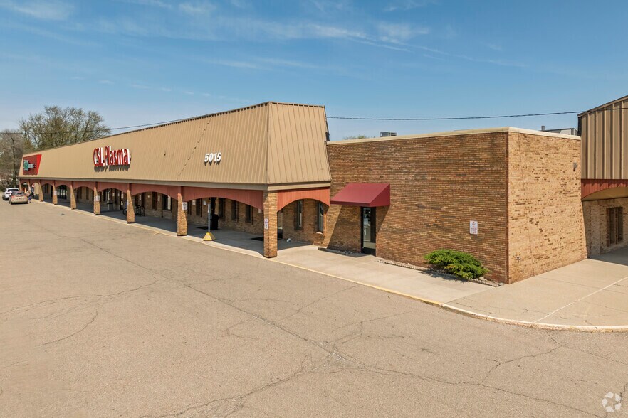 More Photos Of 5015 S Cedar St, Lansing Storefront For Lease