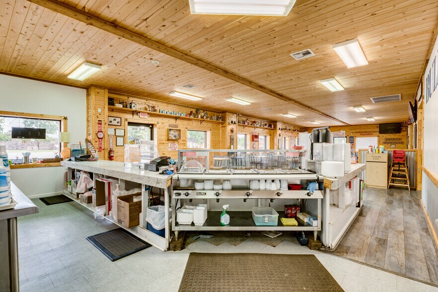 More Photos Of 714 N Main St, Sweeny Restaurant For Sale