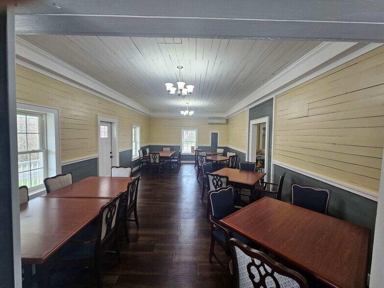 More Photos Of Wilderness Hwy, Mount Nebo General Retail For Sale