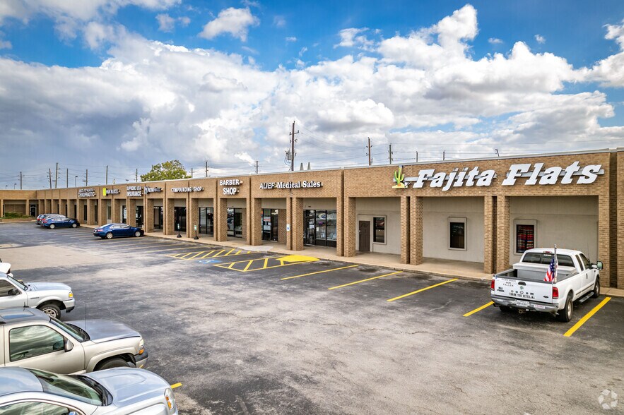 More Photos Of 11801-11853 Wilcrest Dr, Houston Unknown For Lease