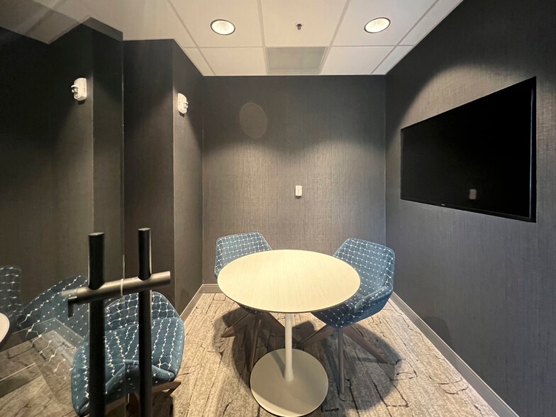 More Photos Of 311 Park Place Blvd, Clearwater Office For Lease