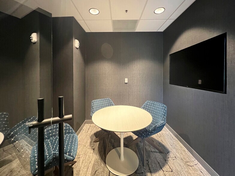 More Photos Of 311 Park Place Blvd, Clearwater Office For Lease