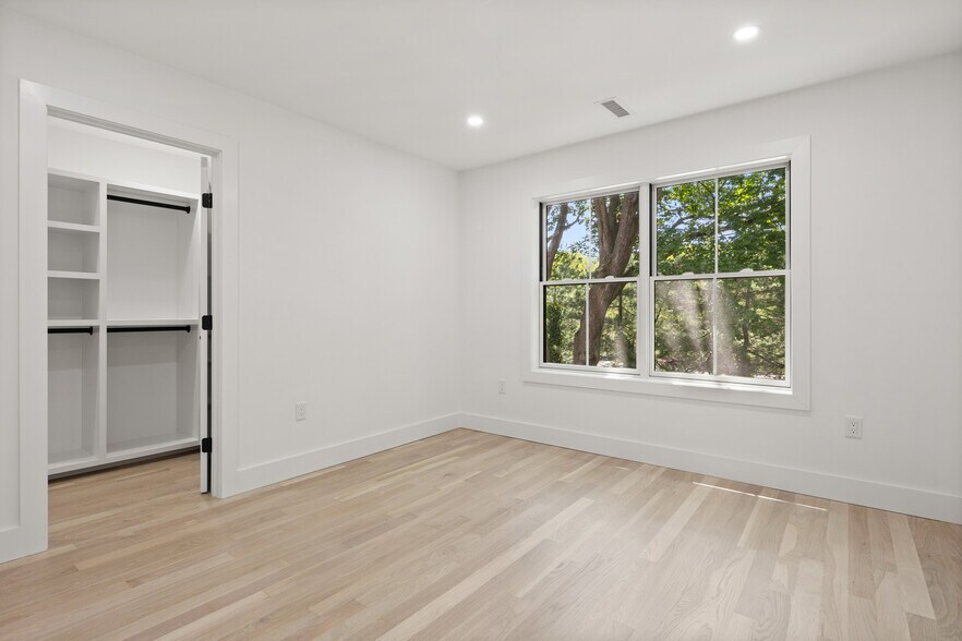 More Photos Of 26 Homestead Ln, Greenwich Apartments For Sale