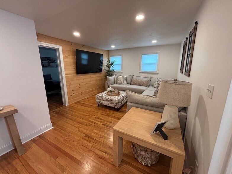 More Photos Of 218 Coggeshall St, New Bedford Storefront Retail Residential For Sale