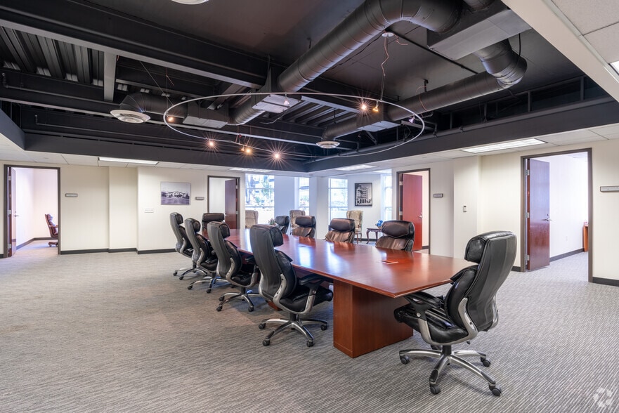 More Photos Of 215 N Marengo Ave, Pasadena Office For Sale