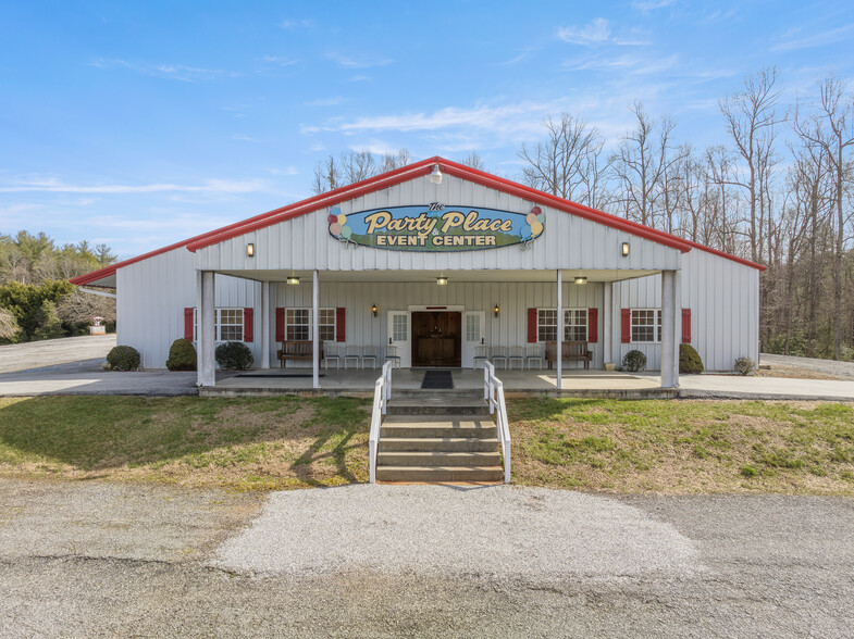 Primary Photo Of 221 Friendship Church Rd, Saluda Lodge Meeting Hall For Sale