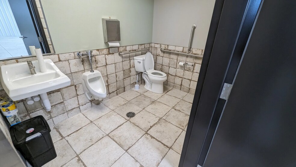 More Photos Of 605 Greenway Ct, Reedsburg Industrial For Sale