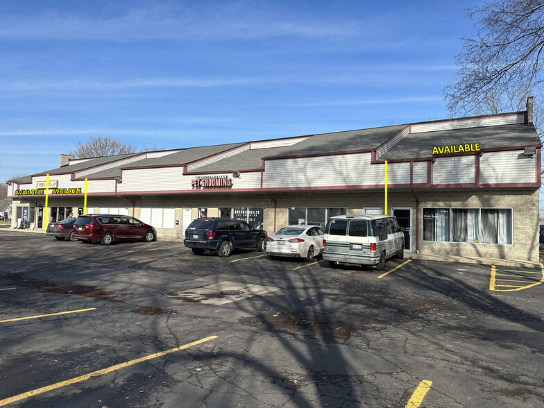 Primary Photo Of 37466-37522 Ann Arbor Trl, Livonia Storefront For Lease