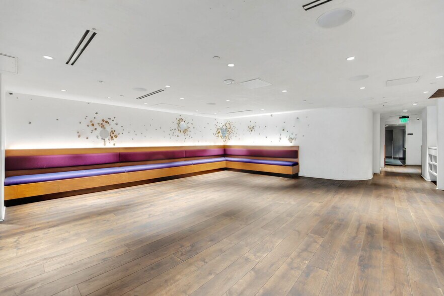 More Photos Of 701 W 7th St, Los Angeles Apartments For Lease