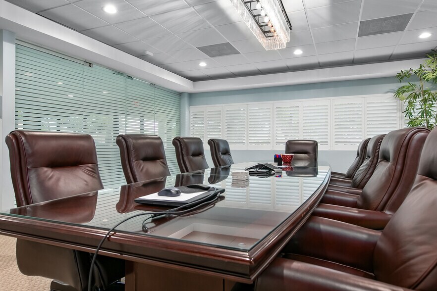 More Photos Of 2725 Center Pl, Melbourne Research And Development For Sale