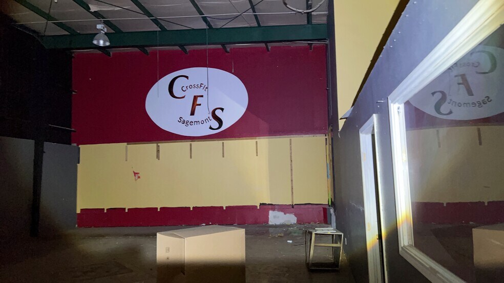 More Photos Of 12373 Scarsdale Blvd, Houston Unknown For Lease