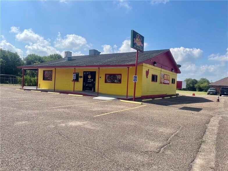 Primary Photo Of 200 Cecilia St, Alice Convenience Store For Lease