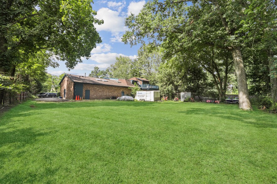 More Photos Of 35 Belden Pl, Montclair Loft Creative Space For Sale