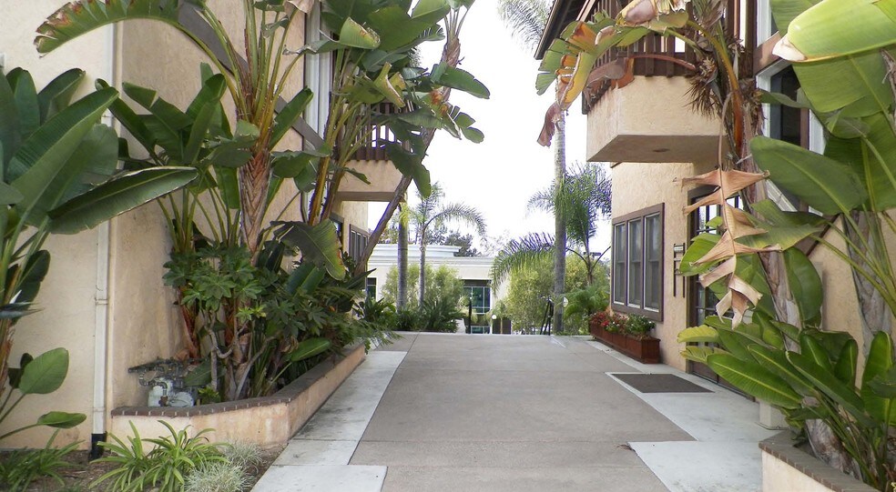 More Photos Of 316 S Melrose Dr, Vista Office For Lease