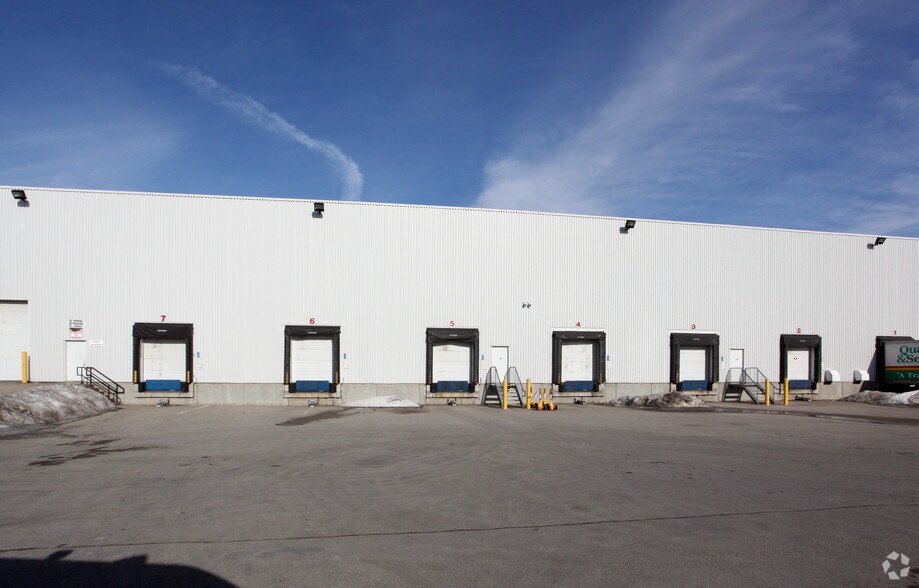 More Photos Of 1636 Shawson Dr, Mississauga Flex For Lease