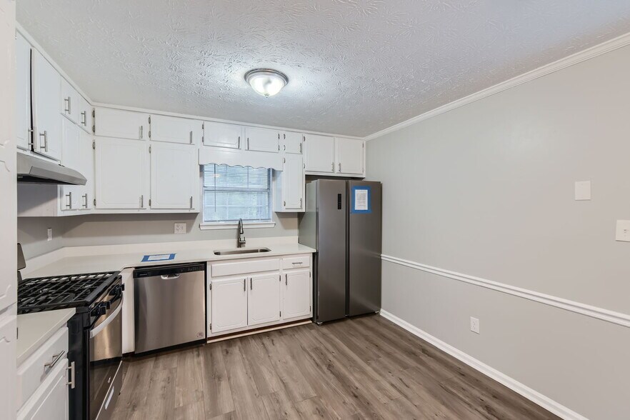 More Photos Of 8537 Pineland Dr, Jonesboro Apartments For Sale