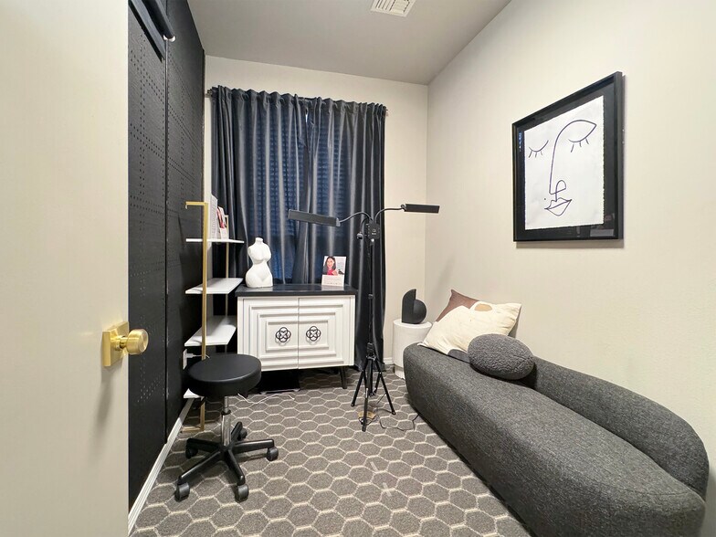 More Photos Of 542-544 N 5th Ave, Sequim Medical For Sale