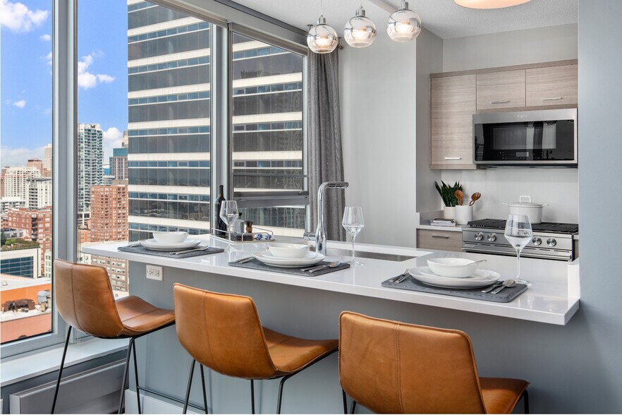 More Photos Of 300 N Canal St, Chicago Apartments For Sale