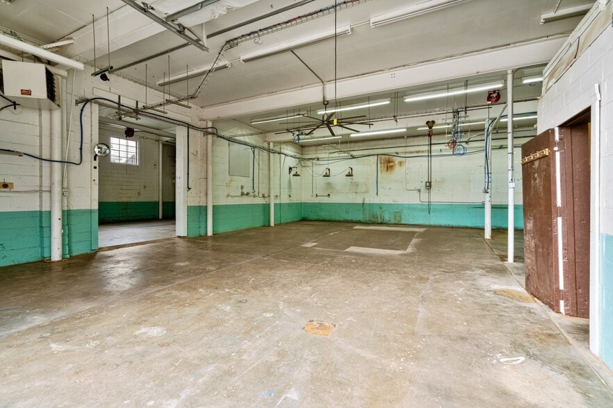 More Photos Of 520 Washington Ave, Dravosburg Warehouse For Sale