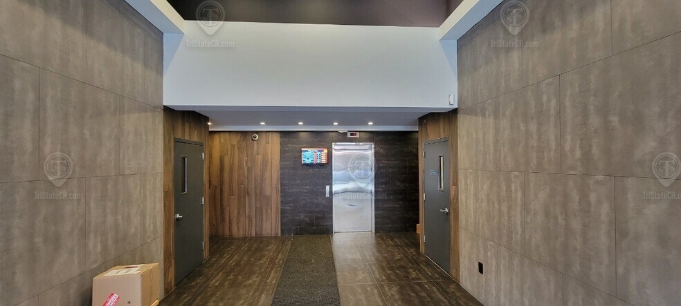More Photos Of 164 20th St, Brooklyn Office For Lease
