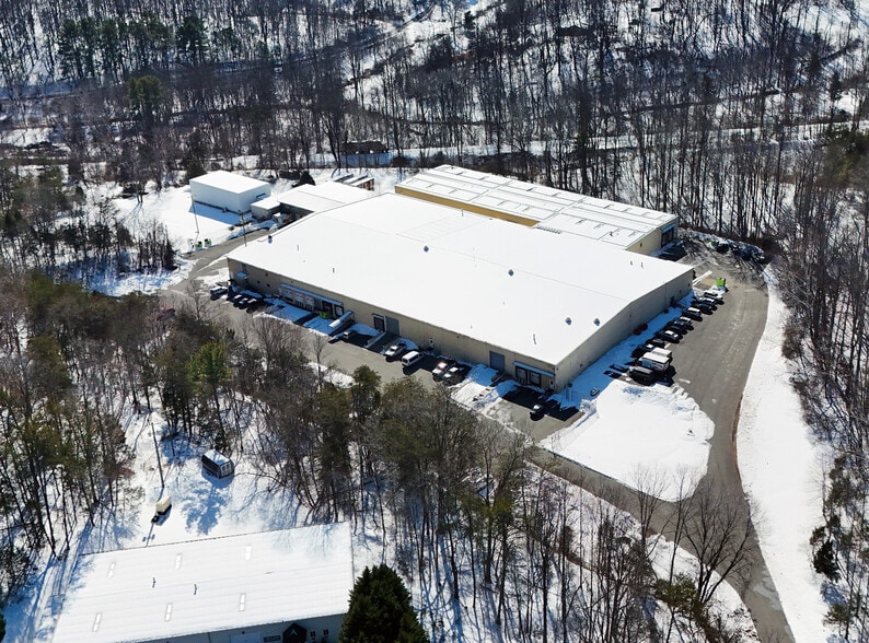 Primary Photo Of 556 Dettor Rd, Charlottesville Warehouse For Lease