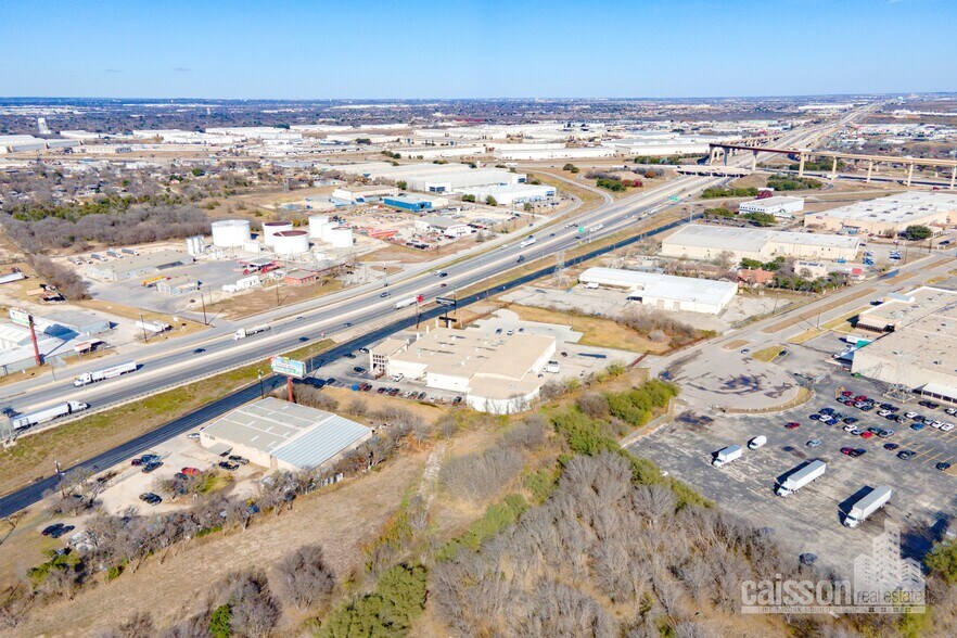 More Photos Of 4818 E IH-10, San Antonio Warehouse For Lease