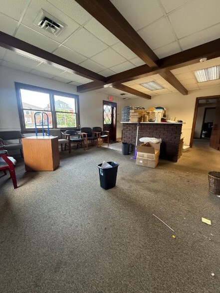 More Photos Of 601 6th Ave, Huntington Office For Sale